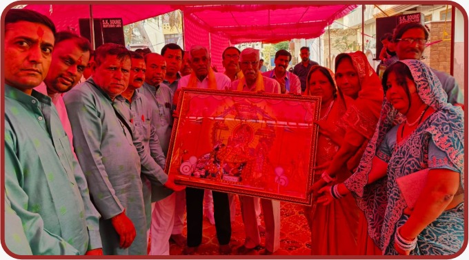 Photos of the monthly bhajan Sandhya Program.