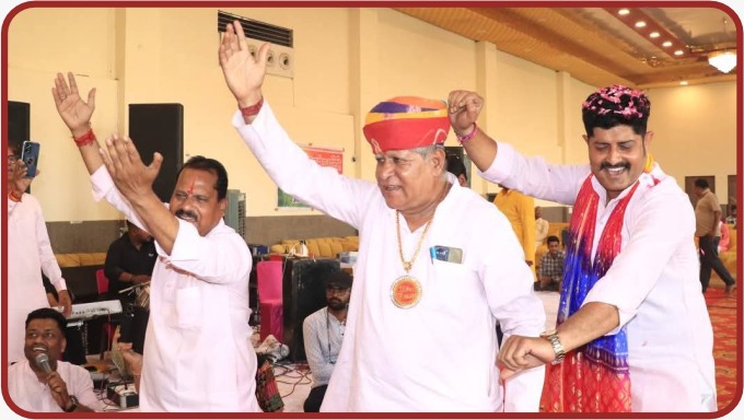 Photos of the monthly bhajan Sandhya Program.