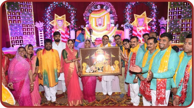Photos of the monthly bhajan Sandhya Program.